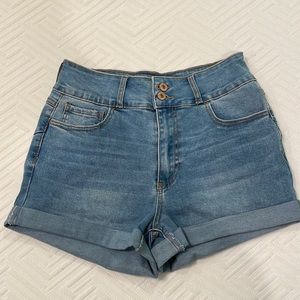 Forever 21 stretch size 28 jean shorts